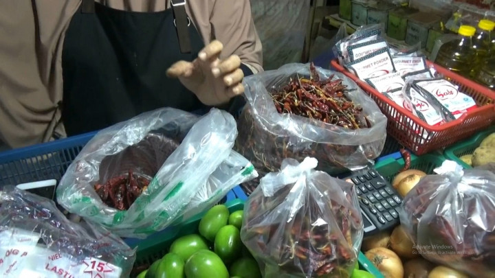 Harga Cabai Melonjak, Sejumlah Pedagang Terpaksa Membeli Cabai Kering