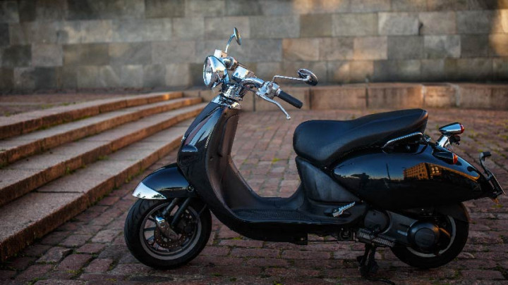 Jenis Barang yang Haram Disimpan di Jok Motor