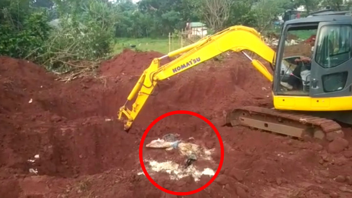 Temuan Paket Bantuan Sembako Dikubur di Lahan Warga Depok