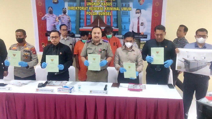 Polda Sumsel Ringkus Pelaku Pembuatan Sertifikat Tanah Palsu