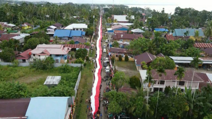 Sambut HUT 77 RI, Bendera Merah Putih Sepanjang 1000 Meter Dibentangkan