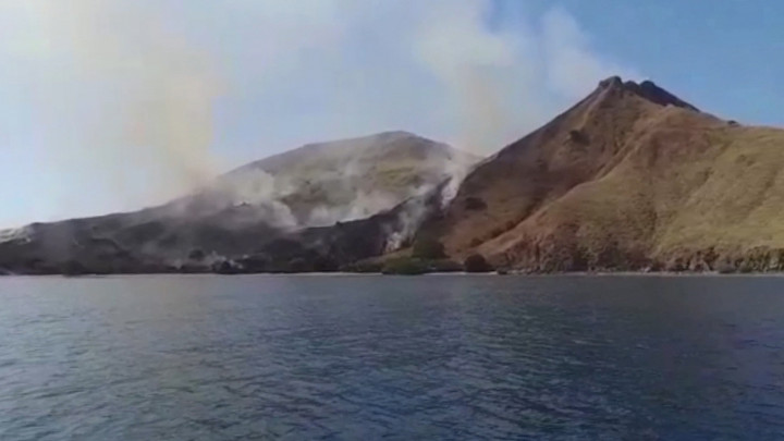 Sudah 2 Hari, Kebakaran Lahan di Gili Lawa Taman Nasional Komodo Belum Padam