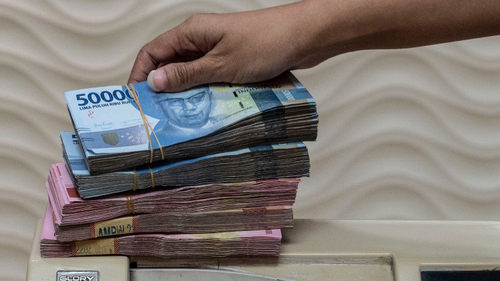 Antisipasi Kenaikan Harga BBM, Pemerintah Berikan Bantuan Subsidi Upah dan BLT