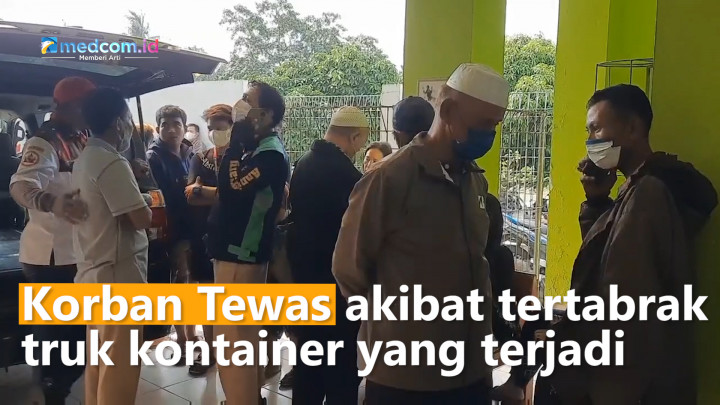 Isak Tangis Keluarga Korban Kecelakaan di RSUD Kota Bekasi