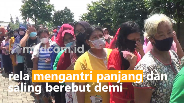 Dampak Kenaikan Harga BBM, Warga Rebutan Sembako