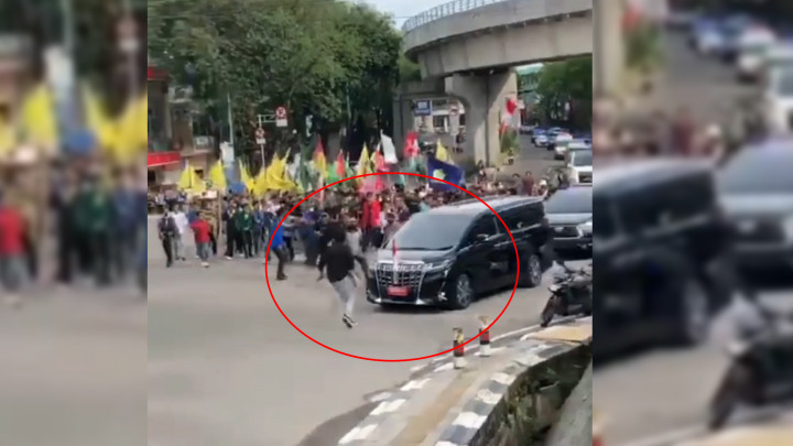 Mobil Wapres Ma'ruf Amin Dikejar Pedemo saat Tolak Kenaikan BBM di Palembang