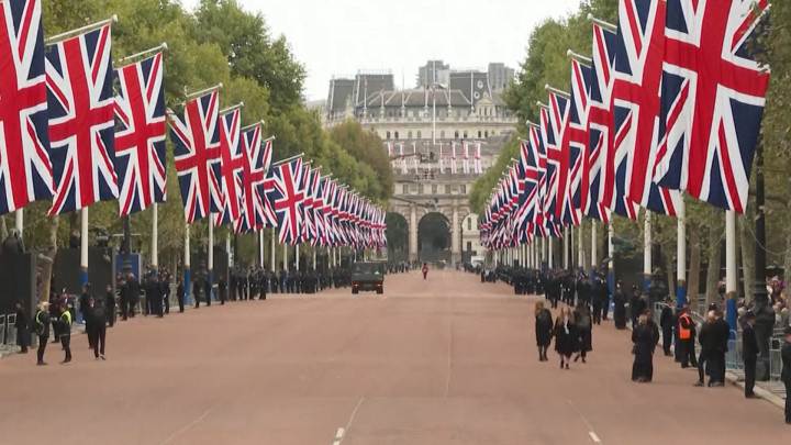 Jelang Pemakaman Ratu Elizabeth II, 10 Ribu Polisi dan Sukarelawan Dilibatkan