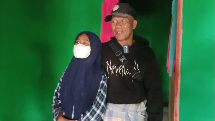 Cinta Ditolak, Kakek Ini Nikahi Gadis Usia 15 Tahun