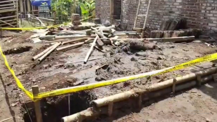 Naas! Rumah Warga di Garut Terpaksa Dirobohkan Rentenir