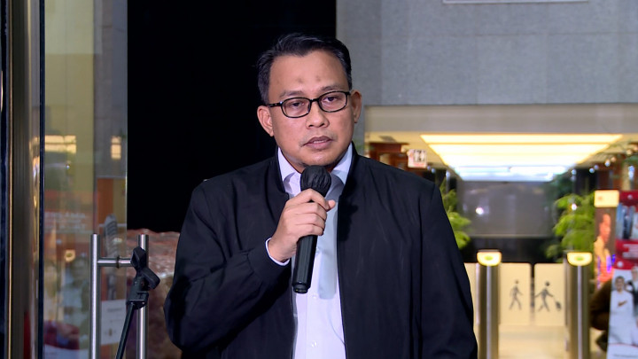 KPK Minta Lukas Enembe Jelaskan Soal Kepemilikan Tambang Emas