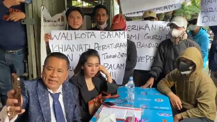 Heboh! Video Guru PPPK Bandar Lampung Hubungi Hotman Paris Karena Gaji Belum Dibayar