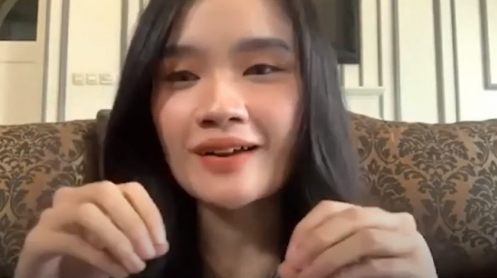 Fanny Soegi Bornean: Menambahkan Bumbu Magis di Setiap Liriknya