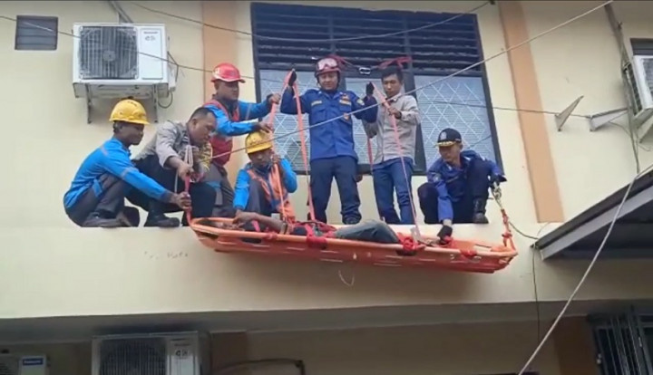 Salah Menyentuh Kabel, Kuli Bangunan di Cilegon Tersengat Listrik Tegangan Tinggi