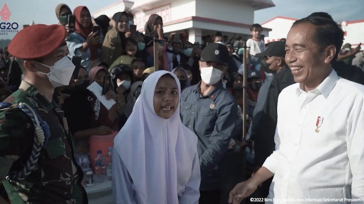 Gegara HP Rusak Saat Kejar Rombongan, Pelajar SMA Marahin Presiden RI