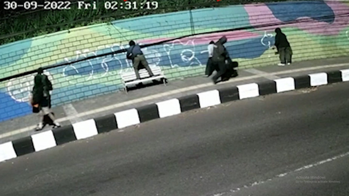 Aksi Vandalisme di Jalan Babakan Siliwangi Terekam CCTV