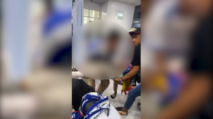 EKSKLUSIF - Suasana Pengumpulan Jenazah Suporter Arema FC