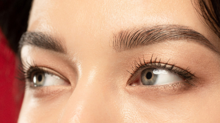 Waspada! 5 Penyebab Serius Kerontokan Rambut Alis