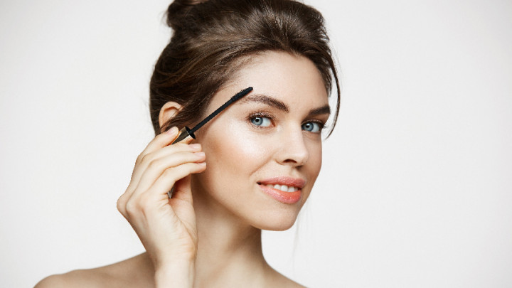 5 Bahan Alami Cegah Kerontokan Rambut Alis