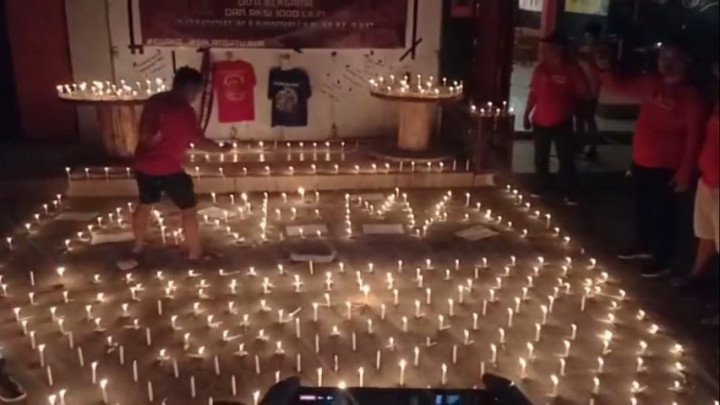 Sebagai Wujud Belasungkawa Tragedi Kanjuruhan, Suporter PSM Gelar Aksi Seribu Lilin dan Doa Bersama