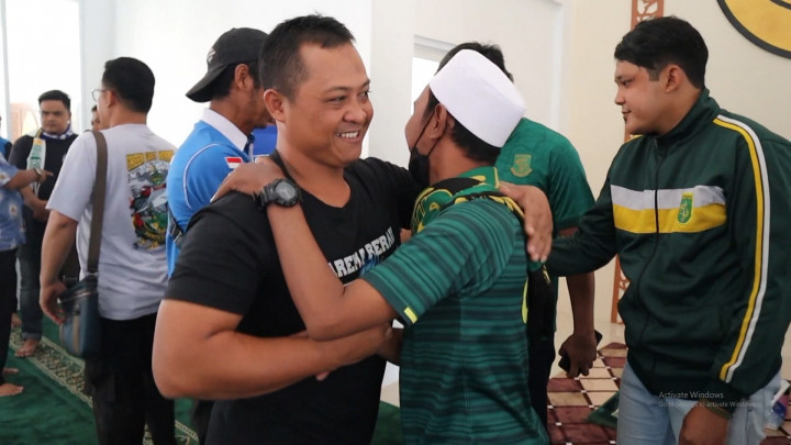 Usai Gelar Salat Gaib, Aremania dan Bonek di Berau Sepakat Tak Lagi Berseteru