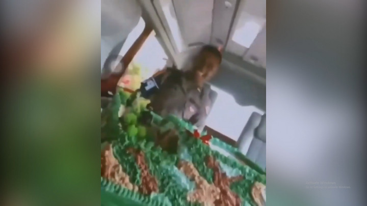 Soal Kasus Oknum Polisi Jilat Kue TNI, Kapolda Papua Barat Minta Maaf