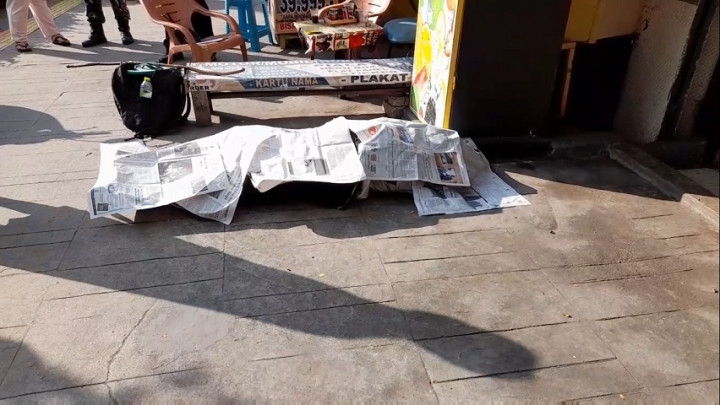 Seorang Pria Paruh Baya Ditemukan Tewas di Atas Trotoar Usai Konsumsi Jamu Kemasan