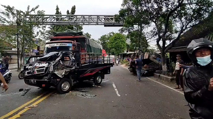 Tabrakan Beruntun di Pantura, Evakuasi Korban yang Terjepit Berlangsung Dramatis