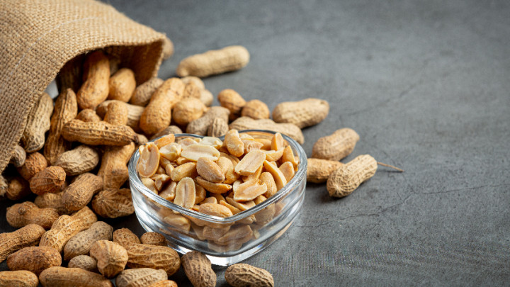 Anggapan Sering Makan Kacang Bikin Jerawatan, Benarkah?