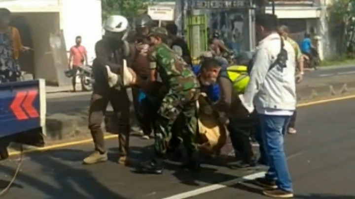 Diduga Mengantuk, Seorang Pemuda Pengendara Motor Tewas Tertabrak Truk