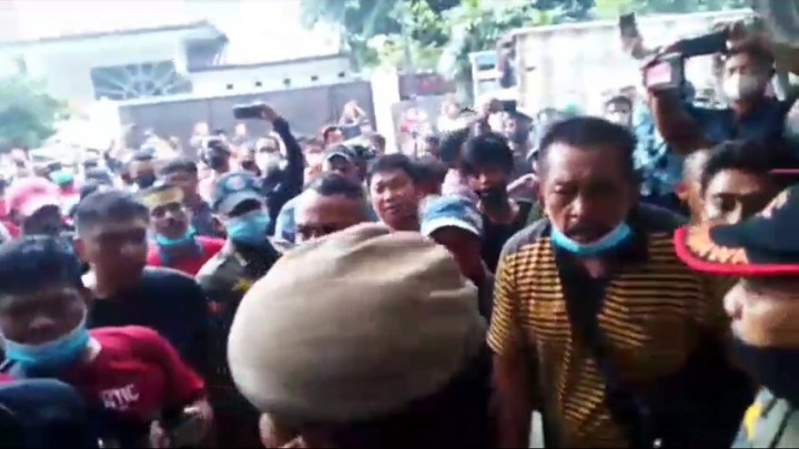 Eksekusi Paksa Rumah Keluarga Politisi Wanda Hamidah Berakhir Ricuh