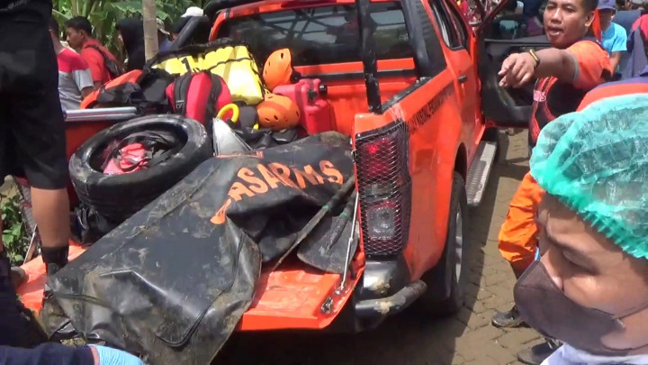 Mayat Tanpa Identitas Ditemukan Mengapung di Sungai Tawing