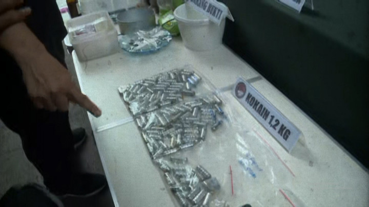 Nekat! Demi Seludupkan Narkoba, Wanita Asal Peru Menelan Kokain 1,2 Kg