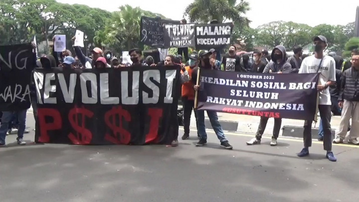 Desak Usut Tuntas Tragedi Kanjuruhan, Suporter Aremania Gelar Aksi Damai 30 Menit Tanpa Suara