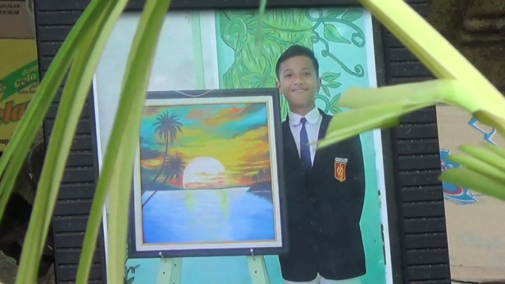 Tangis Haru Warnai Pemakaman Korban ke-134 Tragedi Kanjuruhan