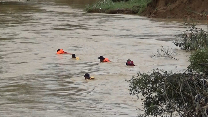 Seorang Remaja Hilang Terseret Luapan Arus Banjir
