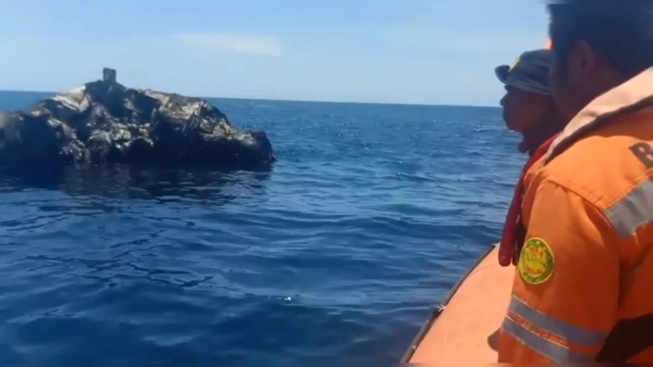 Kapal Cantika Express 77 Terbakar , Tim SAR Terus Lakukan Pencarian Penumpang Hilang