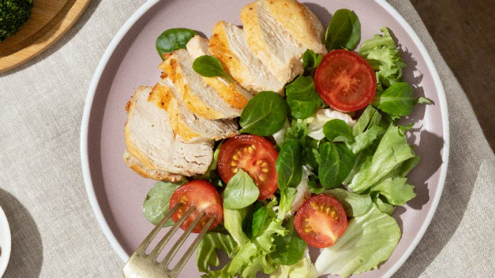 Bisa Tunda Proses Penuaan Dini, Yuk Konsumsi 6 Jenis Camilan Ini