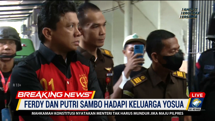 Bertemu Keluarga Brigadir J, Ferdy Sambo dan Putri Candrawathi Tiba di Pengadilan