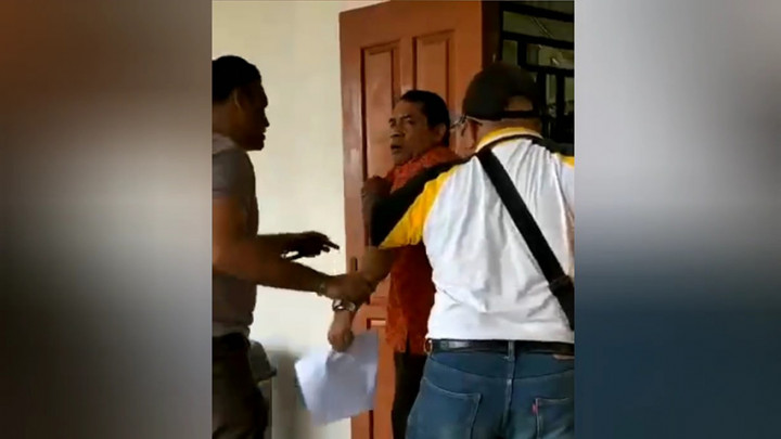 Viral! Kepala SMA PGAI Padang Dikeroyok Sekelompok Orang