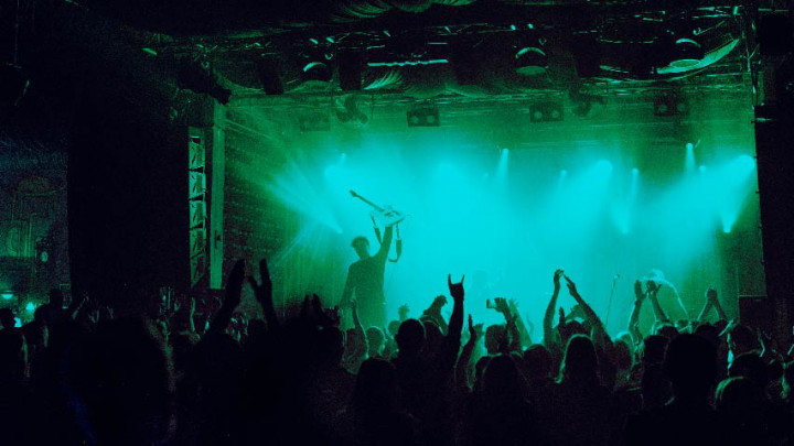 Berkaca pada Insiden Konser Dibubarkan, Ini Tips Nonton Konser Aman dan Nyaman