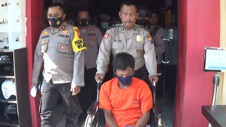 Maling Motor Lompat ke Sungai, Polisi Tanamkan Timah Panas di Kedua Kaki Pelaku