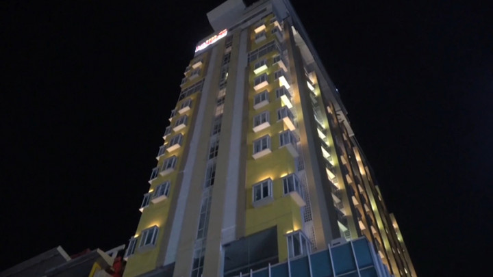 Seorang Perempuan Tewas Jatuh Dari Hotel Lantai 18