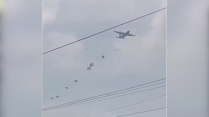 Viral! Parasut TNI AU Gagal Mengembang Saat Latihan Terjun Payung di Bandung