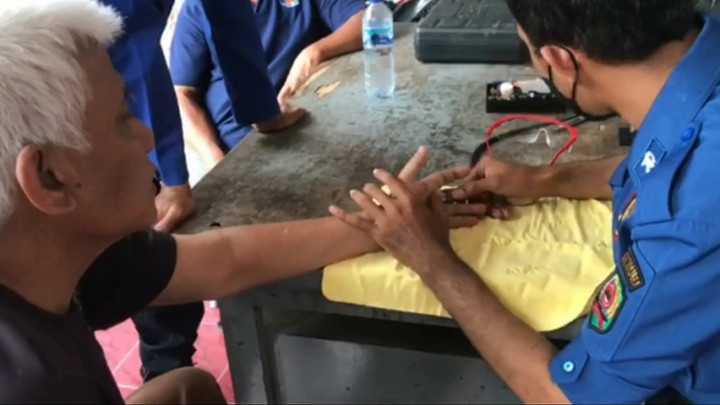 Seorang Kakek Datangi Pemadam Kebakaran, Panik Tak Bisa Lepas Cincin