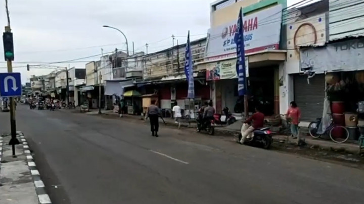 Heboh! Seorang Pemuda Mengamuk di Jalur Pantura Sambil Membawa Pisau