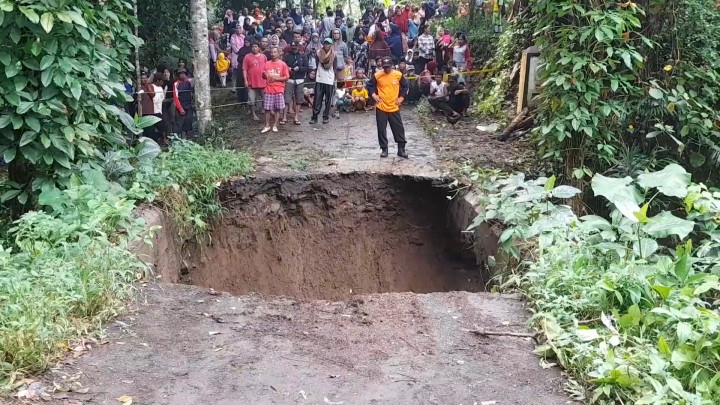 Korban Jembatan Ambruk di Cibalong Berhasil Ditemukan Setelah Terbawa Arus 20 Km dari TKP