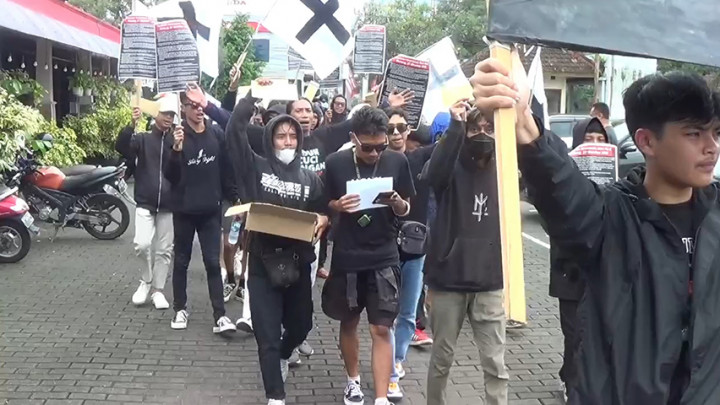 Warga Ramai-ramai Kirim Surat ke Presiden Jokowi Terkait Tragedi Kanjuruhan