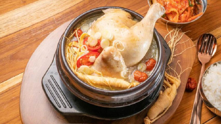 Sup Ayam Ginseng Khas Korea, Samgyetang Dimakan saat Musim Panas