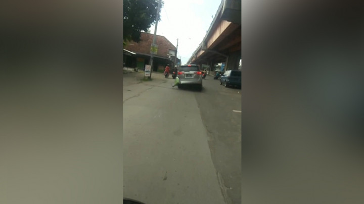 Heboh! Seorang Bapak Tabrak Anak Lalu Dikejar Warga