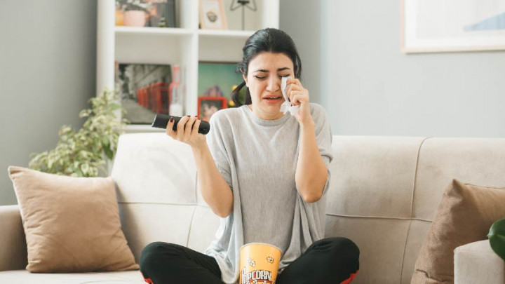 Tak Perlu Malu, Menangis Memberikan Manfaat untuk Kesehatan Mental dan Fisik